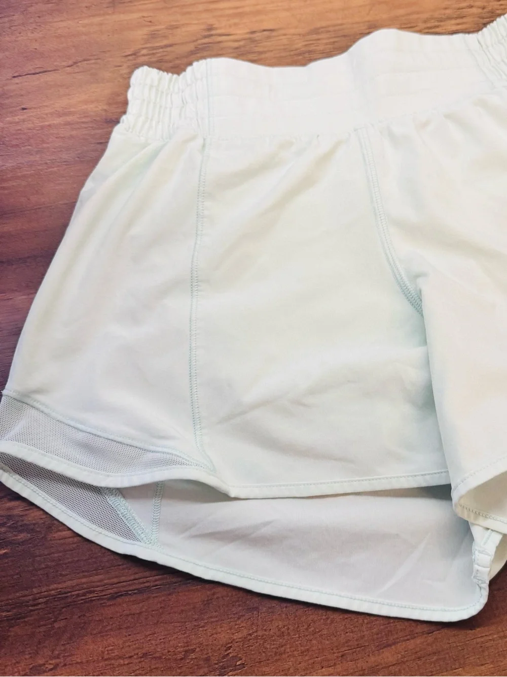 Lululemon Hotty Hot High Rise Short 4” Mint Moment Size 2 EUC